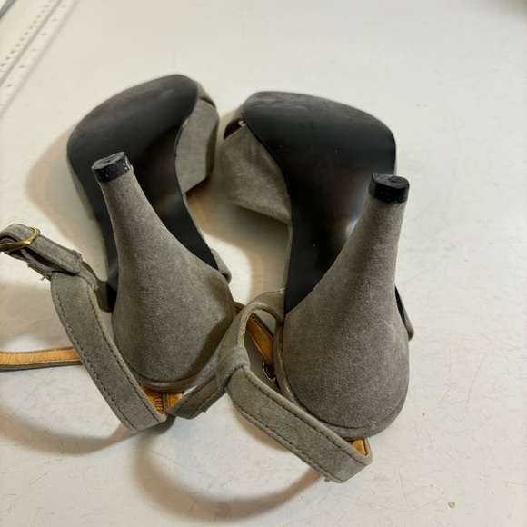 Vintage Kinney women’s grey strappy high heeled sandals in size 8.5 - Picture 9 of 11